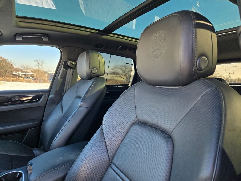 2022 Porsche Cayenne Base