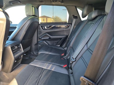 2022 Porsche Cayenne Base