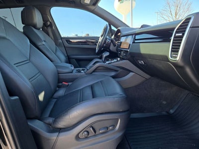 2022 Porsche Cayenne Base