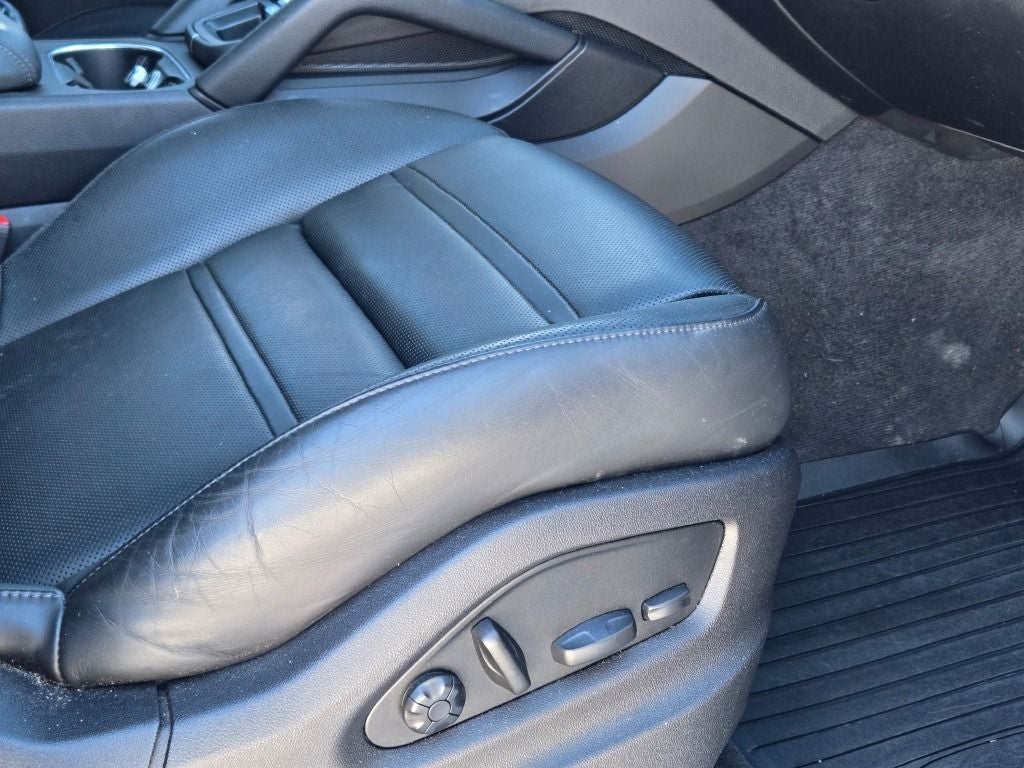 2022 Porsche Cayenne Base