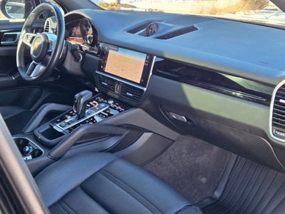 2022 Porsche Cayenne Base