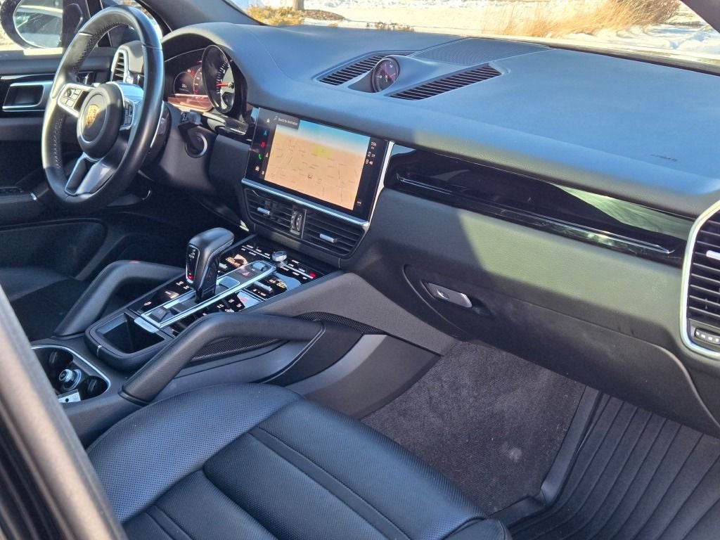 2022 Porsche Cayenne Base