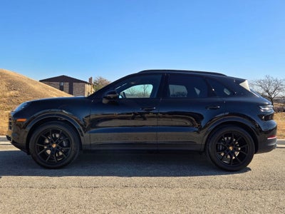 2025 Porsche Cayenne Base