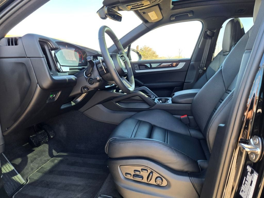 2025 Porsche Cayenne Base
