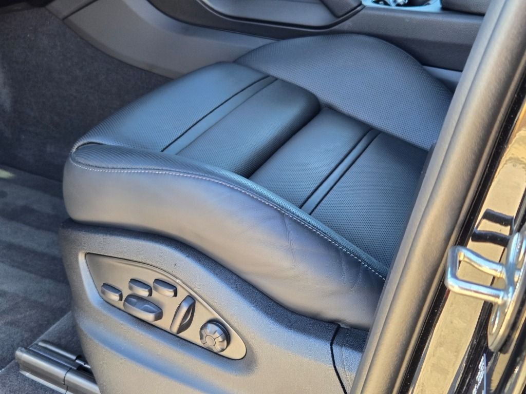2025 Porsche Cayenne Base