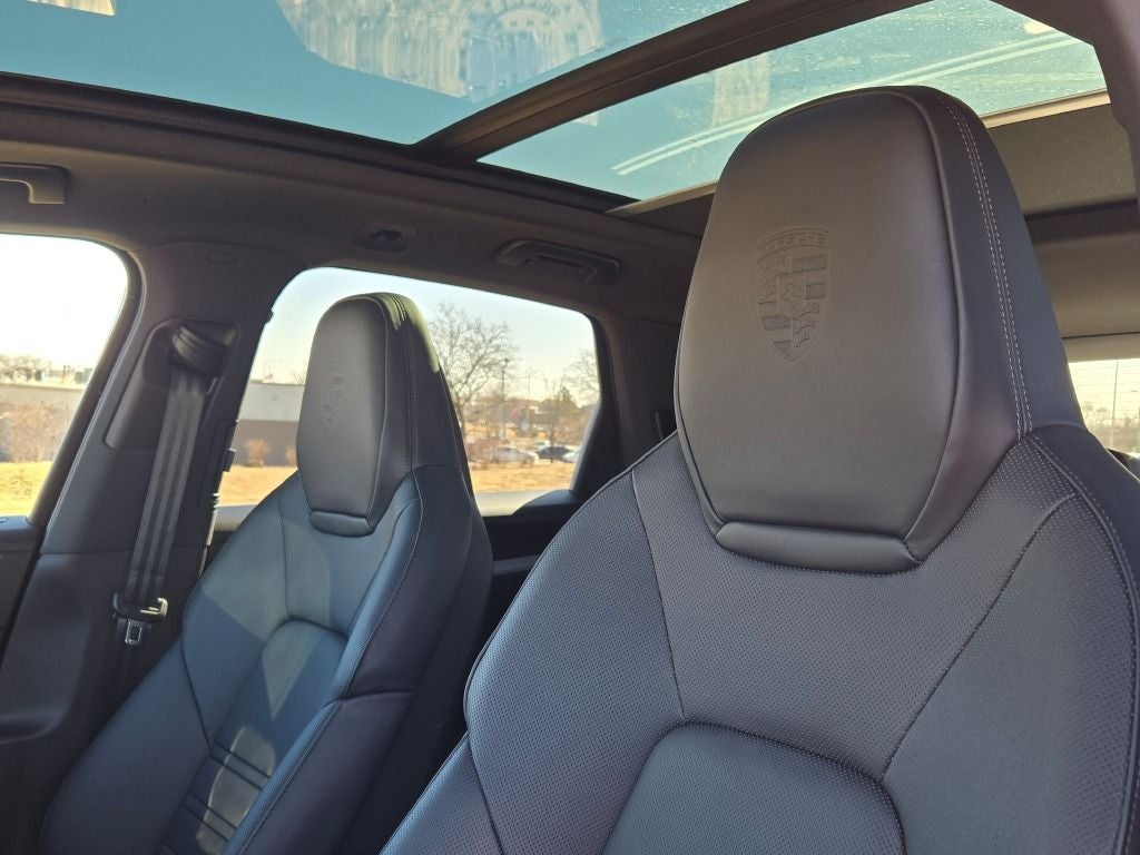 2025 Porsche Cayenne Base