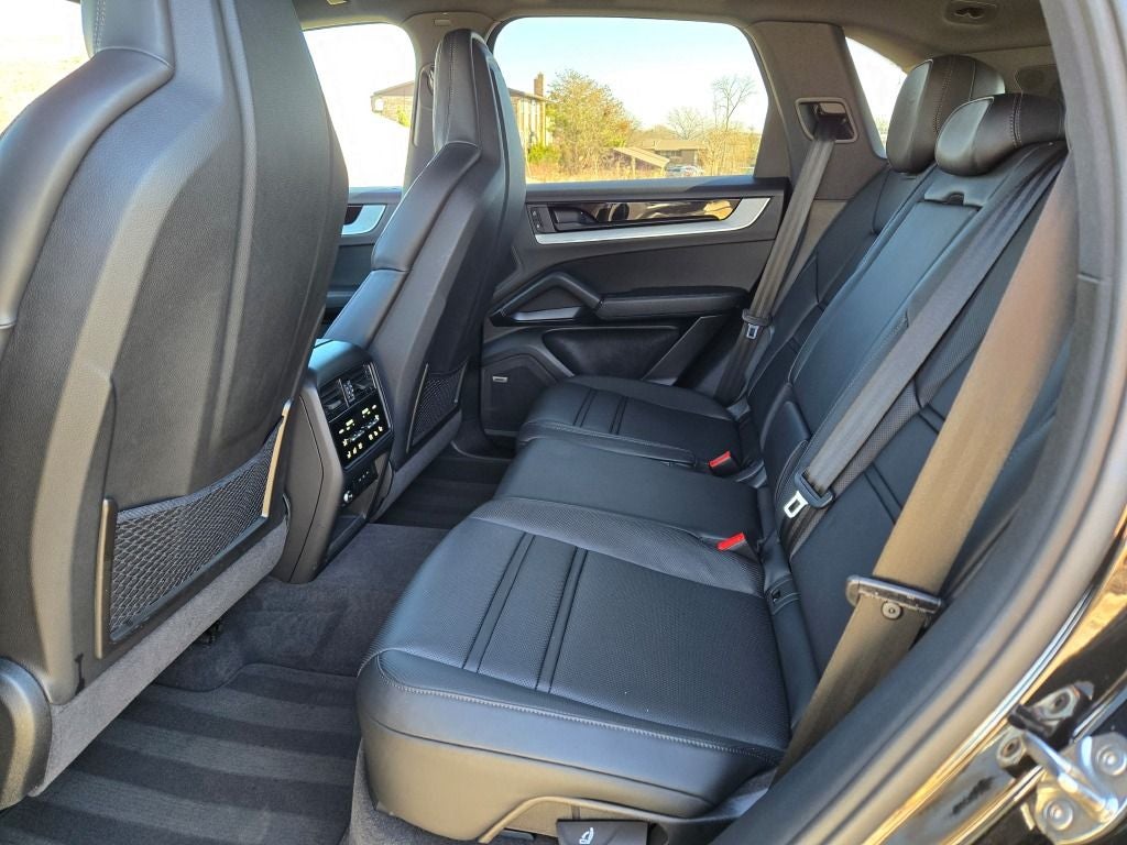 2025 Porsche Cayenne Base
