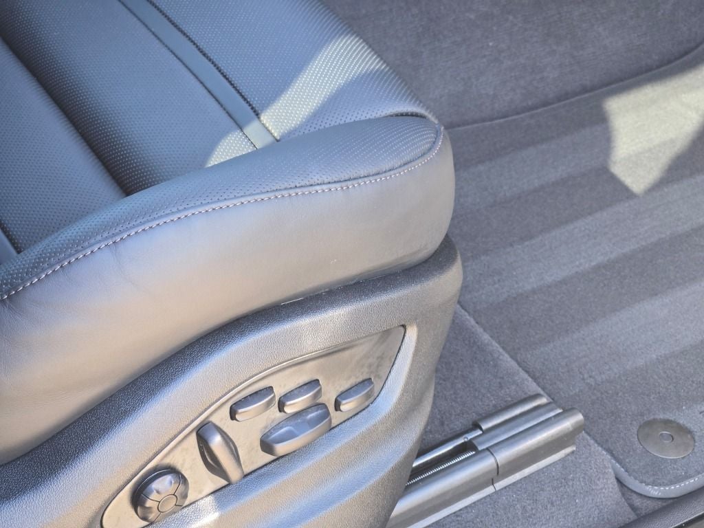 2025 Porsche Cayenne Base