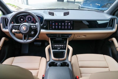 2025 Porsche Cayenne Base