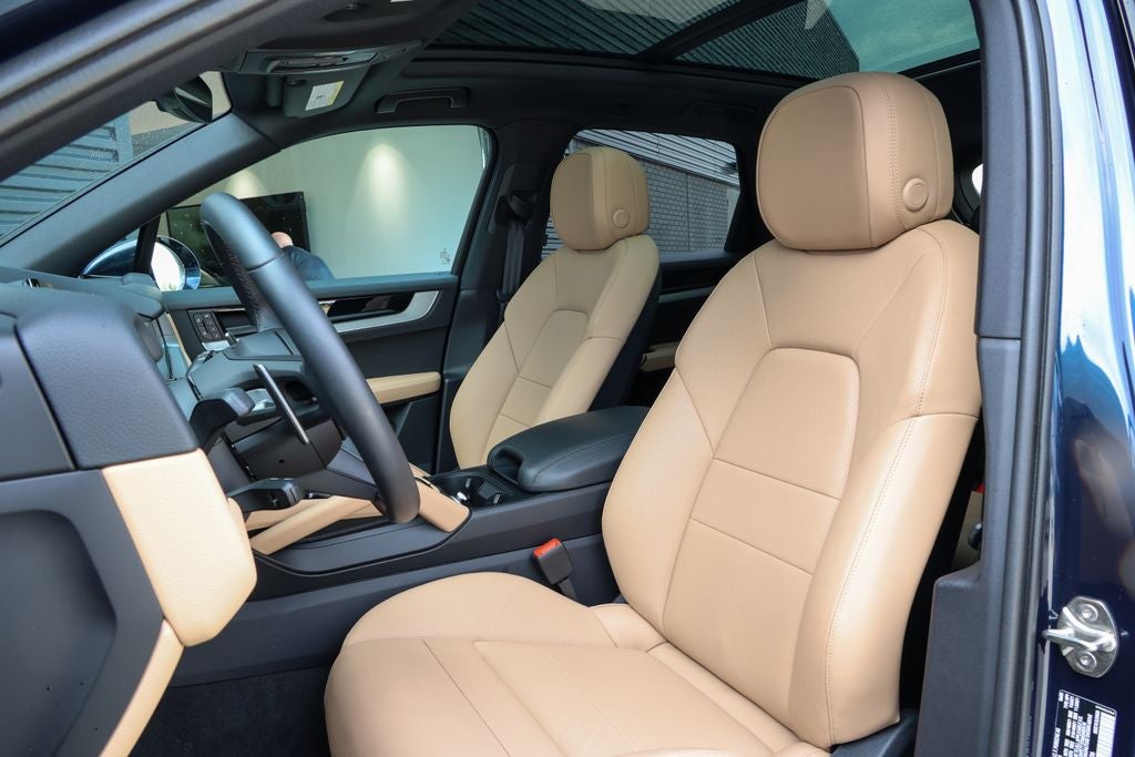 2025 Porsche Cayenne Base