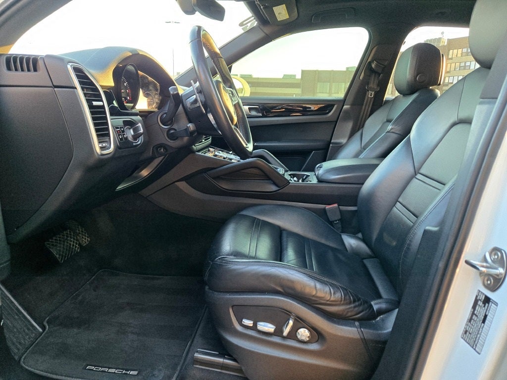 2020 Porsche Cayenne Base