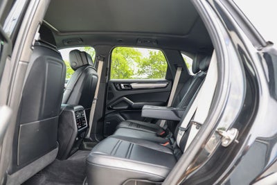 2023 Porsche Cayenne Base