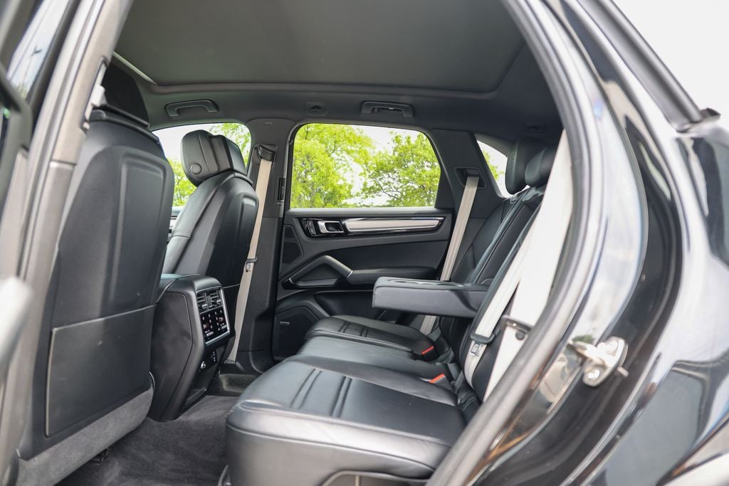2023 Porsche Cayenne Base