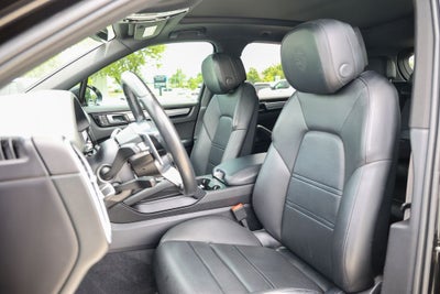 2023 Porsche Cayenne Base
