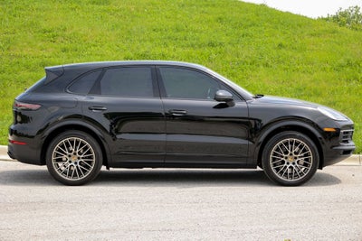 2023 Porsche Cayenne Base