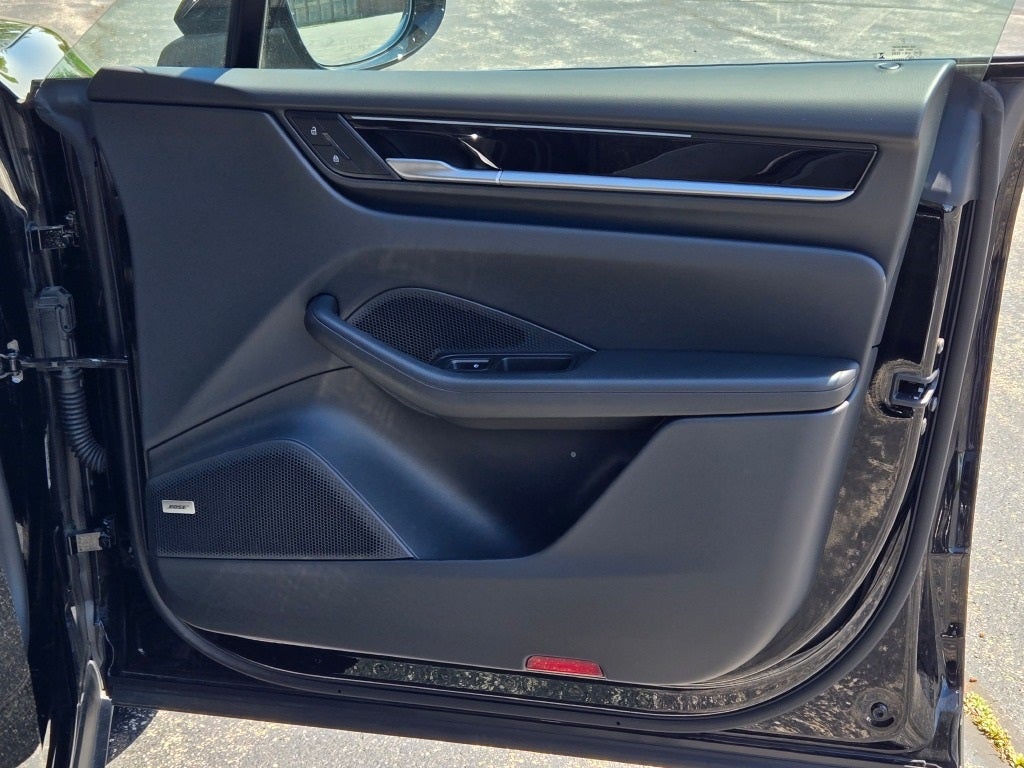 2024 Porsche Macan Electric 4