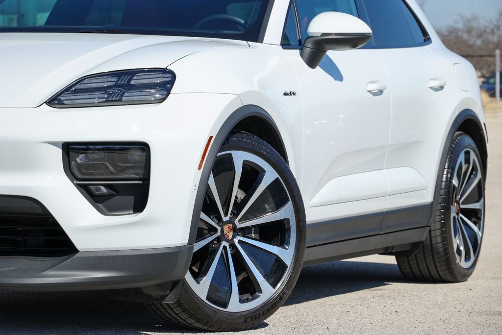 2025 Porsche Macan Electric 4