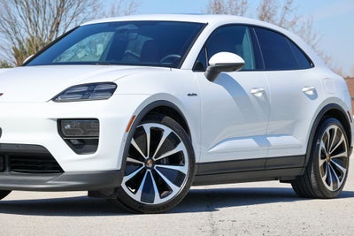 2025 Porsche Macan Electric 4