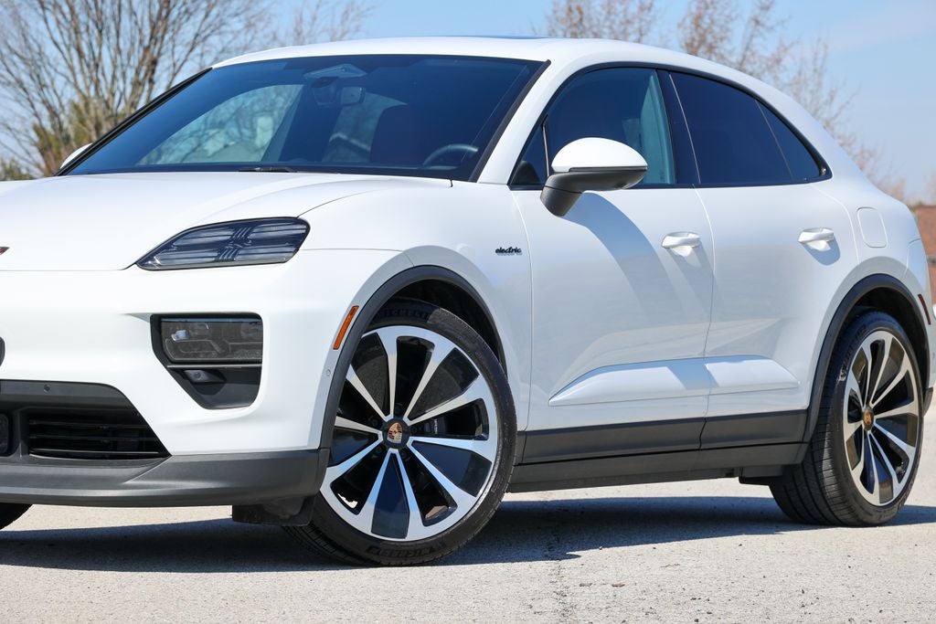 2025 Porsche Macan Electric 4