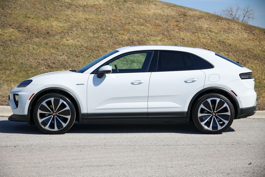 2025 Porsche Macan Electric 4