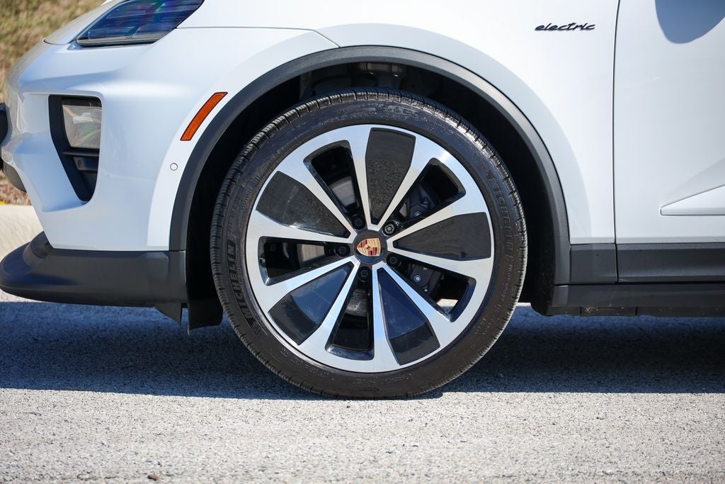 2025 Porsche Macan Electric 4