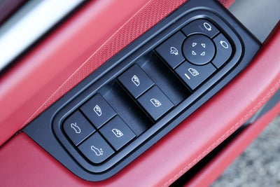 2025 Porsche Macan Electric 4