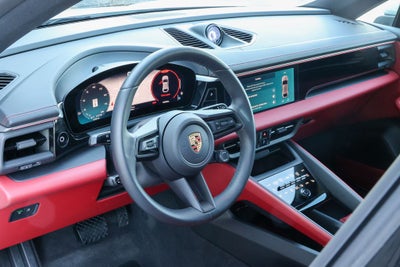 2025 Porsche Macan Electric 4