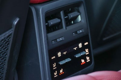 2025 Porsche Macan Electric 4