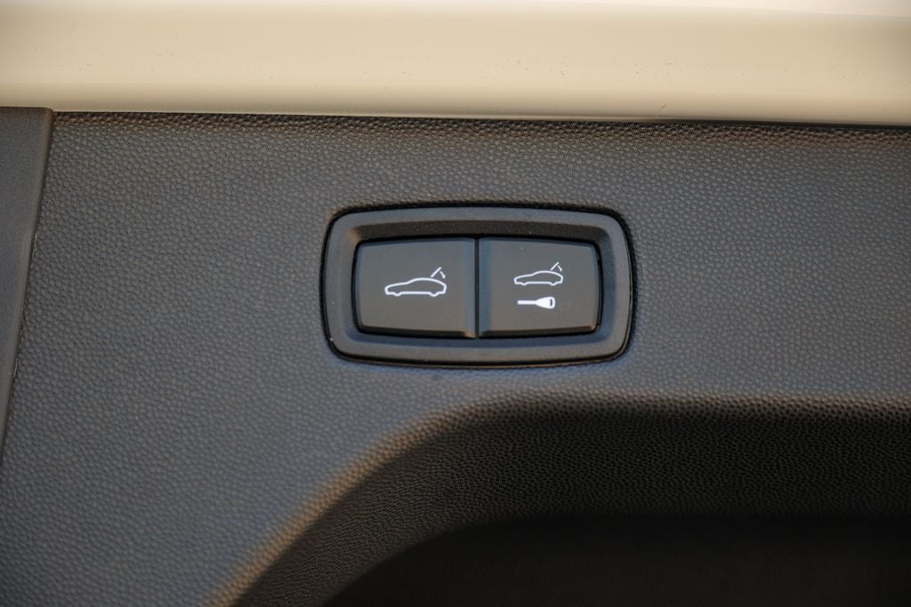 2025 Porsche Macan Electric 4