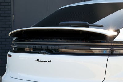 2025 Porsche Macan Electric 4