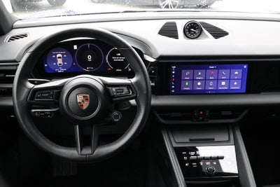 2025 Porsche Macan Electric 4