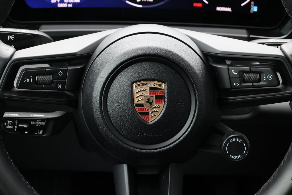 2025 Porsche Macan Electric 4