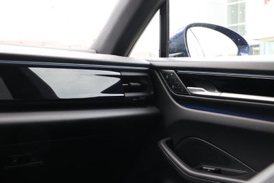 2025 Porsche Macan Electric 4
