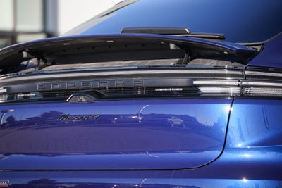 2025 Porsche Macan Electric 4