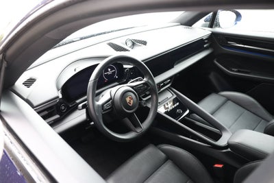 2025 Porsche Macan Electric 4