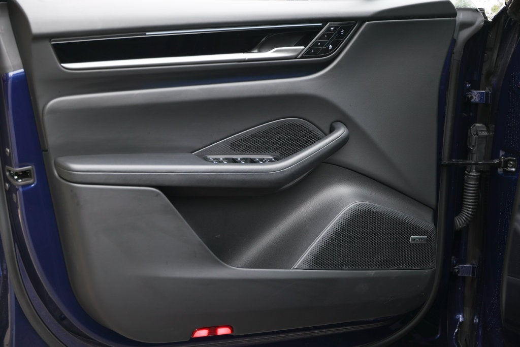 2025 Porsche Macan Electric 4