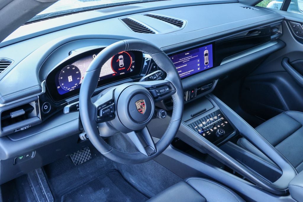 2025 Porsche Macan Electric 4