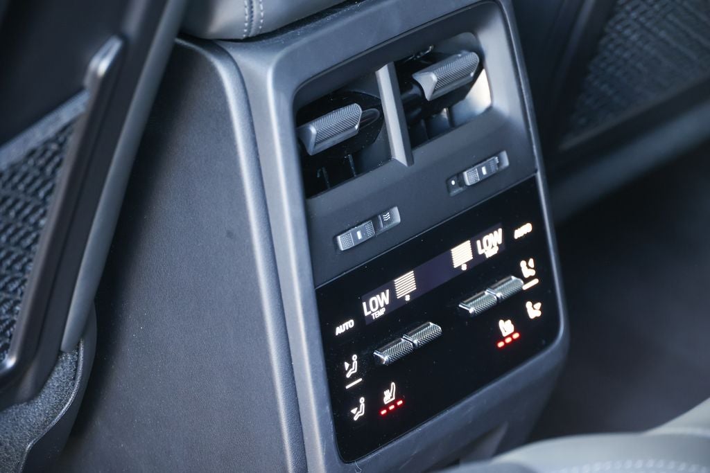 2025 Porsche Macan Electric 4