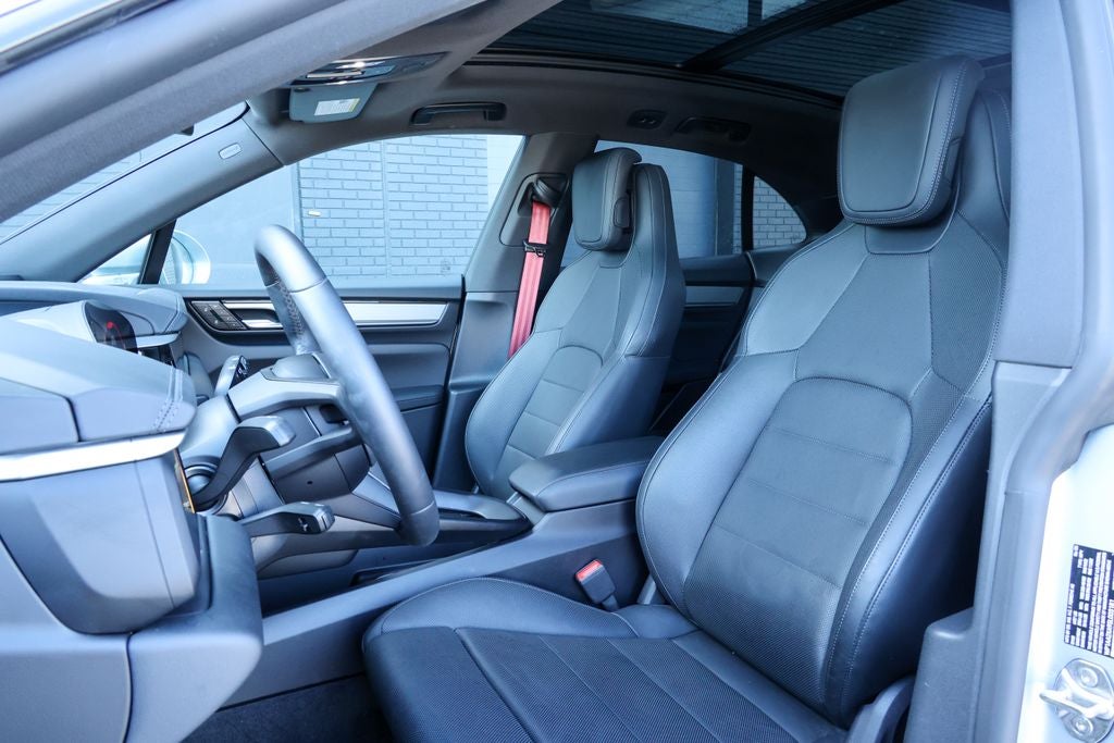 2025 Porsche Macan Electric 4