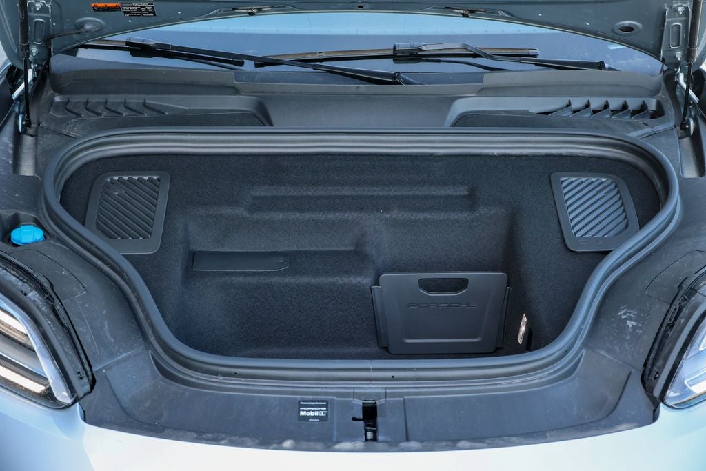 2025 Porsche Macan Electric 4