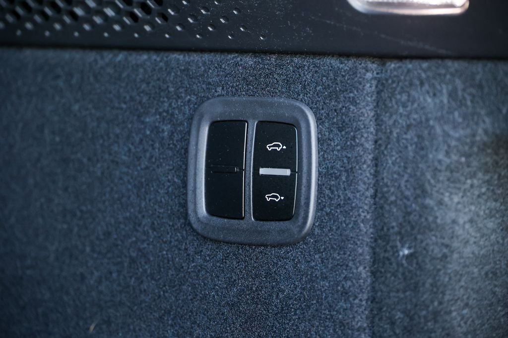 2025 Porsche Macan Electric 4