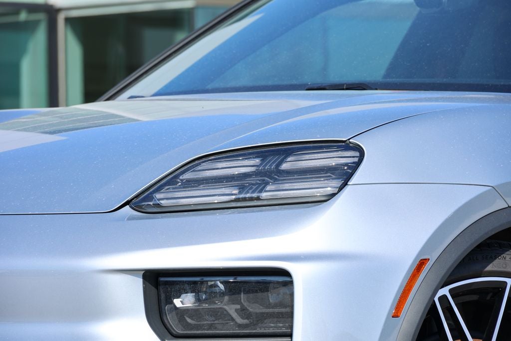 2025 Porsche Macan Electric 4