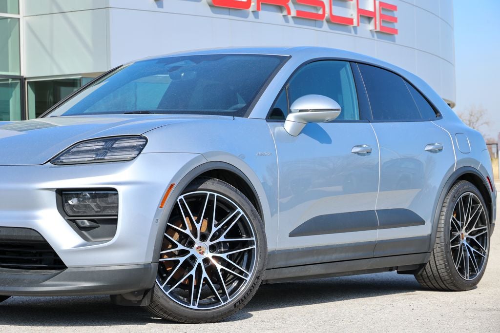 2025 Porsche Macan Electric 4