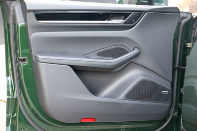2025 Porsche Macan Electric 4