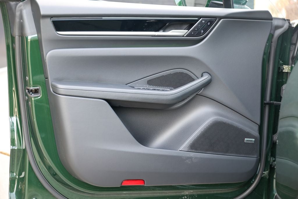 2025 Porsche Macan Electric 4