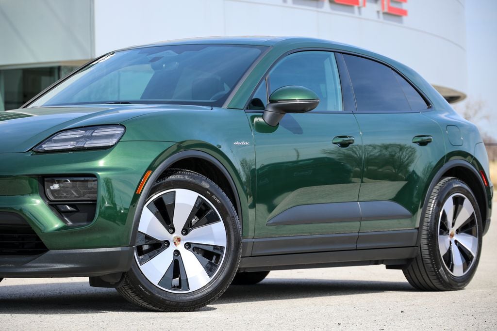 2025 Porsche Macan Electric 4