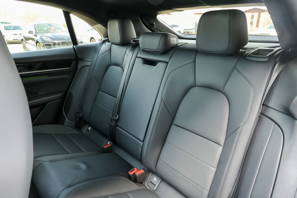 2025 Porsche Macan Electric 4