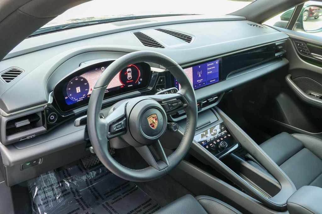 2025 Porsche Macan Electric 4