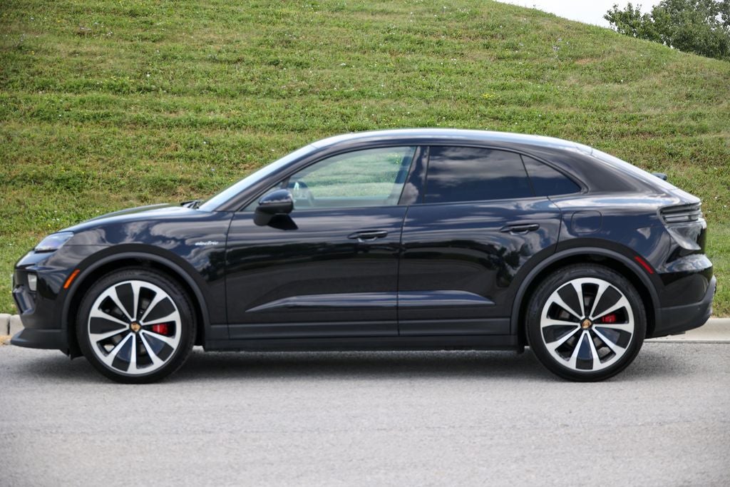 2025 Porsche Macan Electric 4S