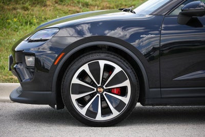 2025 Porsche Macan Electric 4S